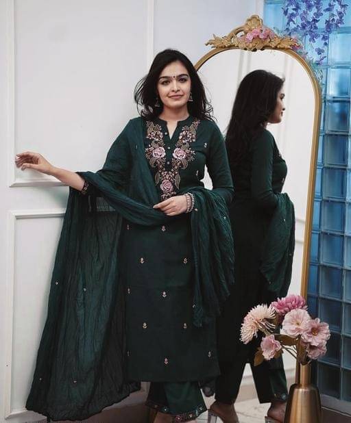 piludi Women Viscose Embroidered Straight Kurti With Pants ( Green ) piludi Women Viscose Embroidered Straight Kurti With Pants ( Green )