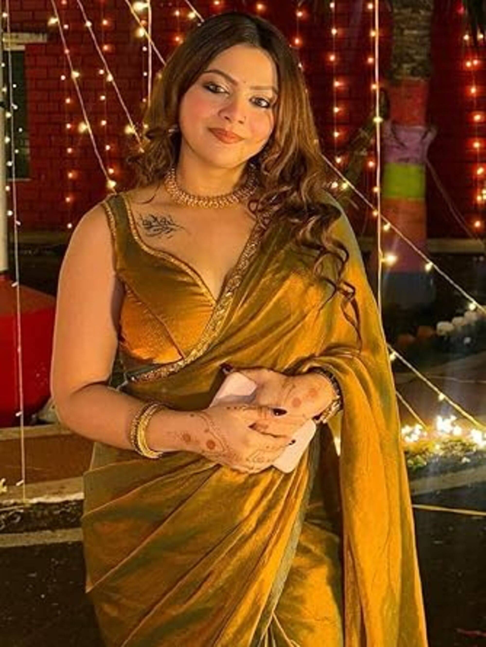 Keyura Chiffon Solid Venkatagiri Saree With Unstitched Blouse Piece ( Gold ) Keyura Chiffon Solid Venkatagiri Saree With Unstitched Blouse Piece ( Gold )