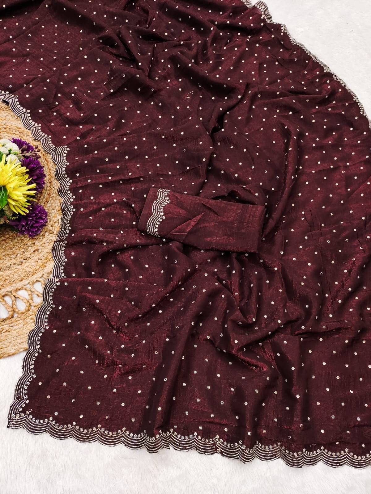 Madhav Art Chiffon Embellished Regular Saree With Unstitched Blouse Piece ( Maroon ) Madhav Art Chiffon Embellished Regular Saree With Unstitched Blouse Piece ( Maroon )