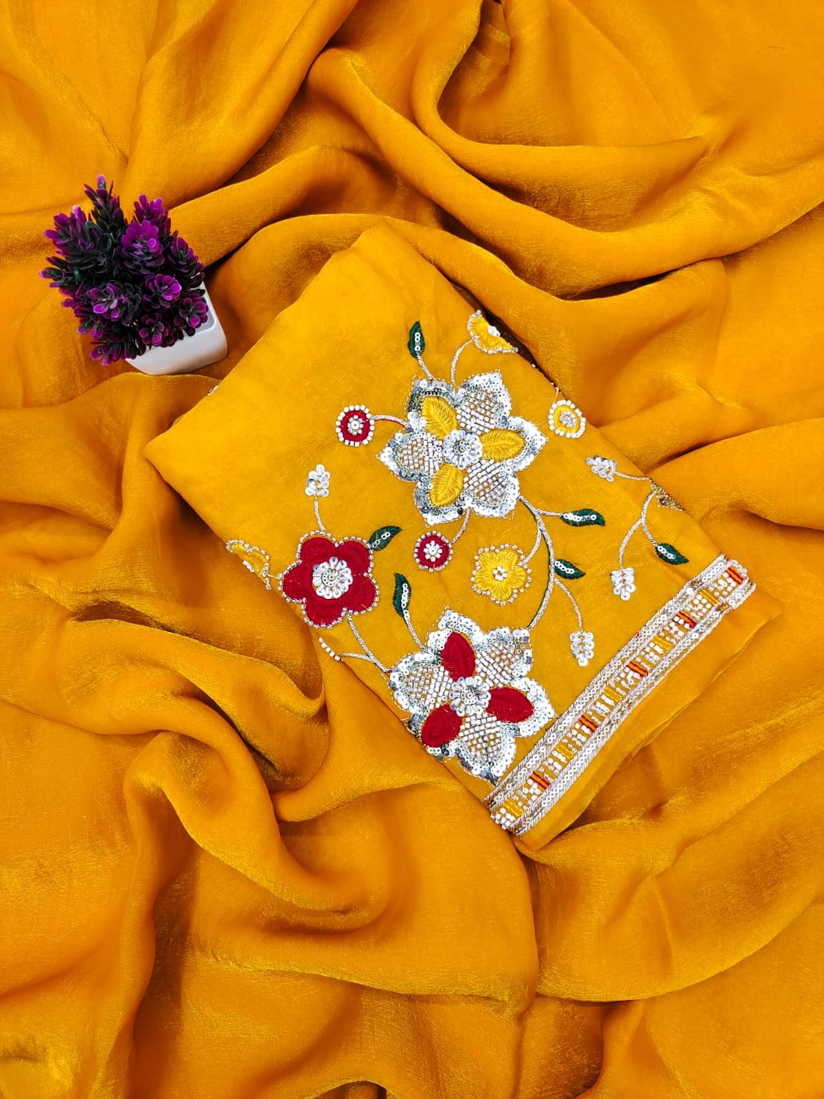     			Madhav Art Silk Solid Regular Saree With Unstitched Blouse Piece ( Yellow )