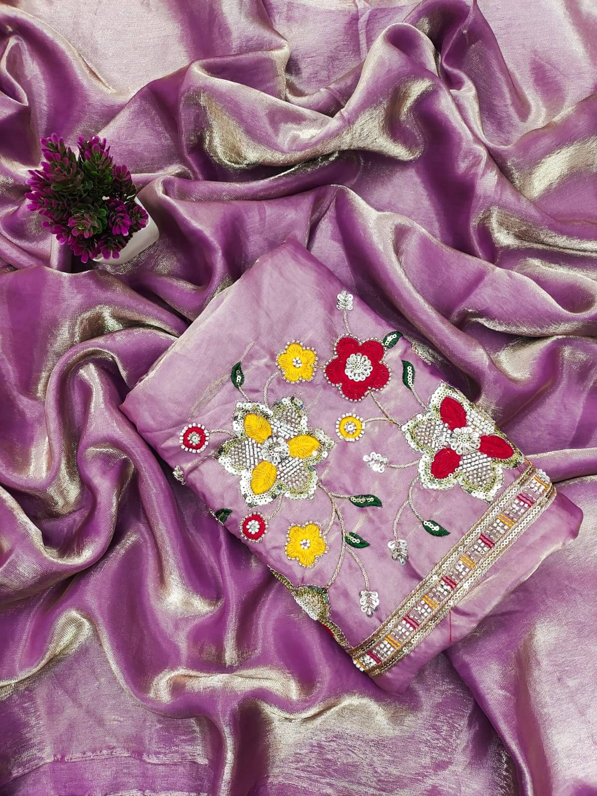 Madhav Art Silk Solid Regular Saree With Unstitched Blouse Piece ( Lavender ) Madhav Art Silk Solid Regular Saree With Unstitched Blouse Piece ( Lavender )