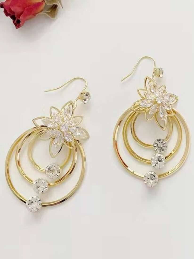     			Yugosmile Golden Drop Earrings ( Pack of 1 )