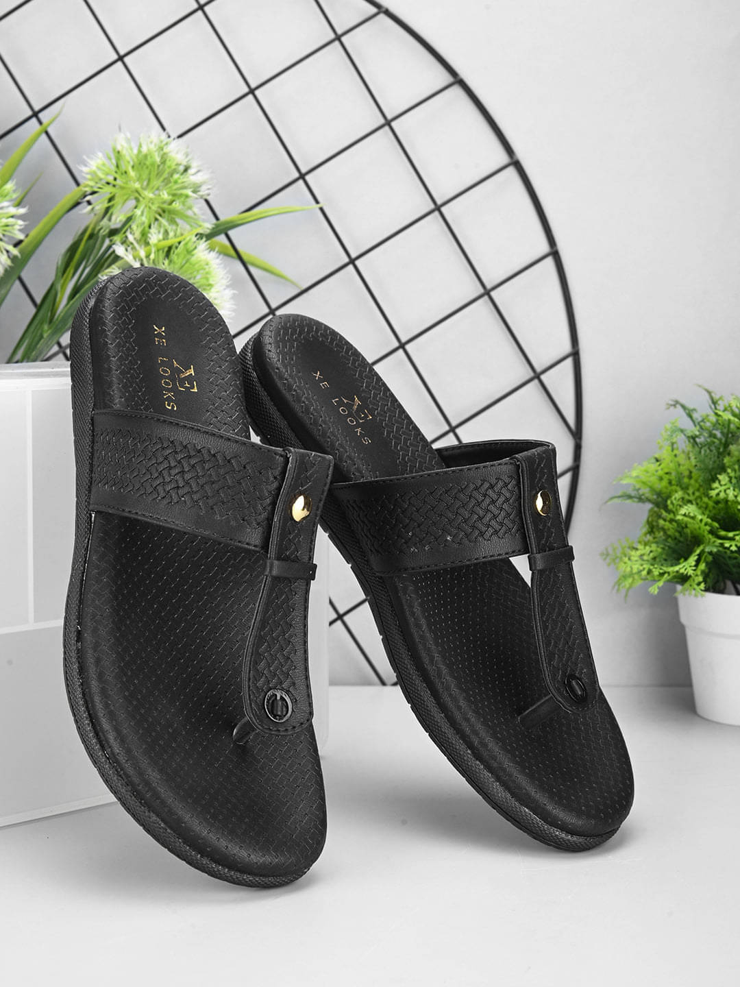     			XE Looks Black Women's Flats