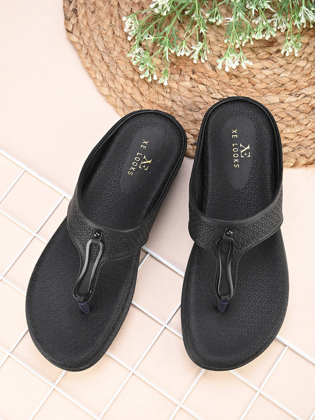     			XE Looks Black Women's Flats