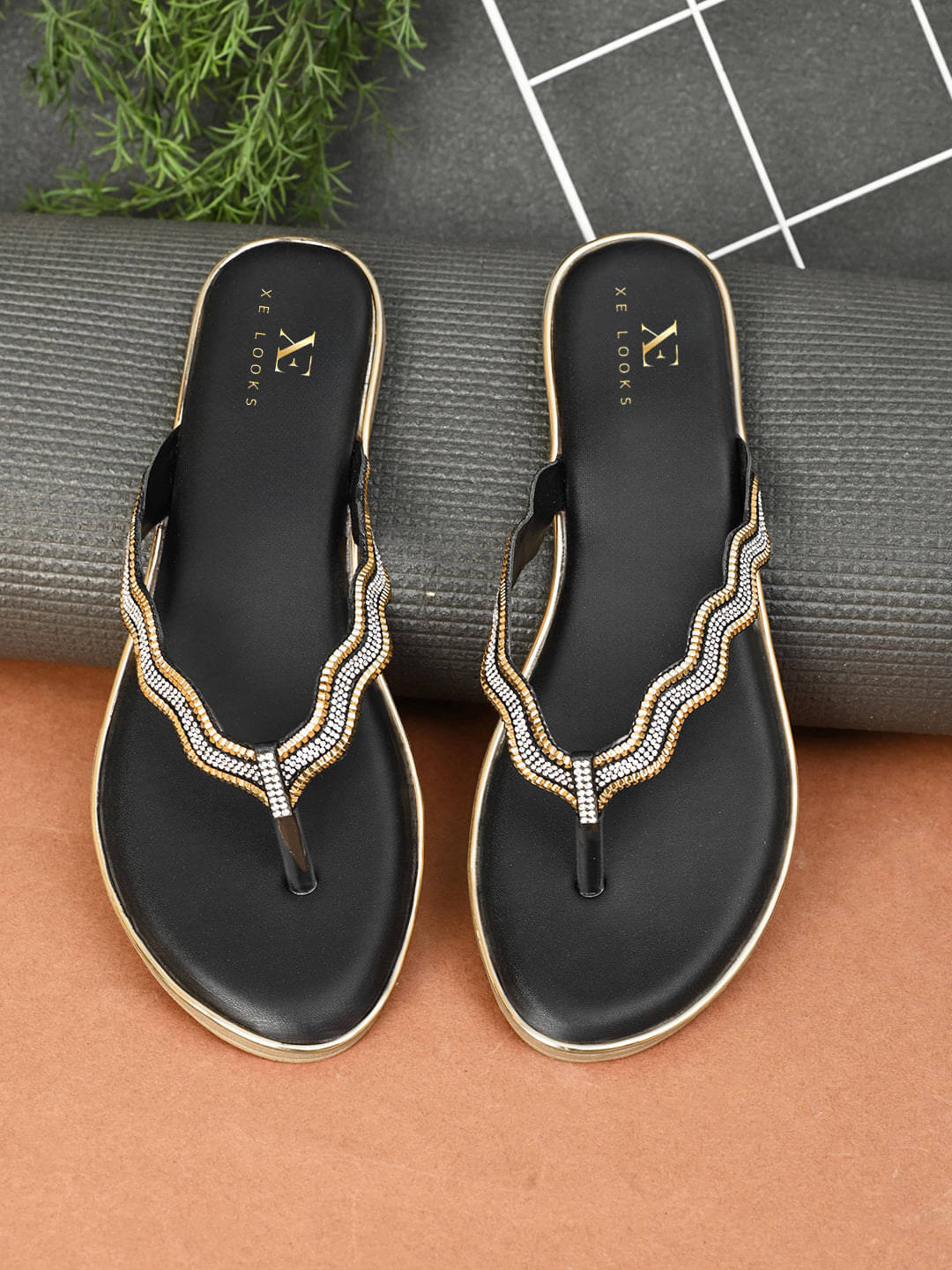     			XE Looks Black Women's Flats