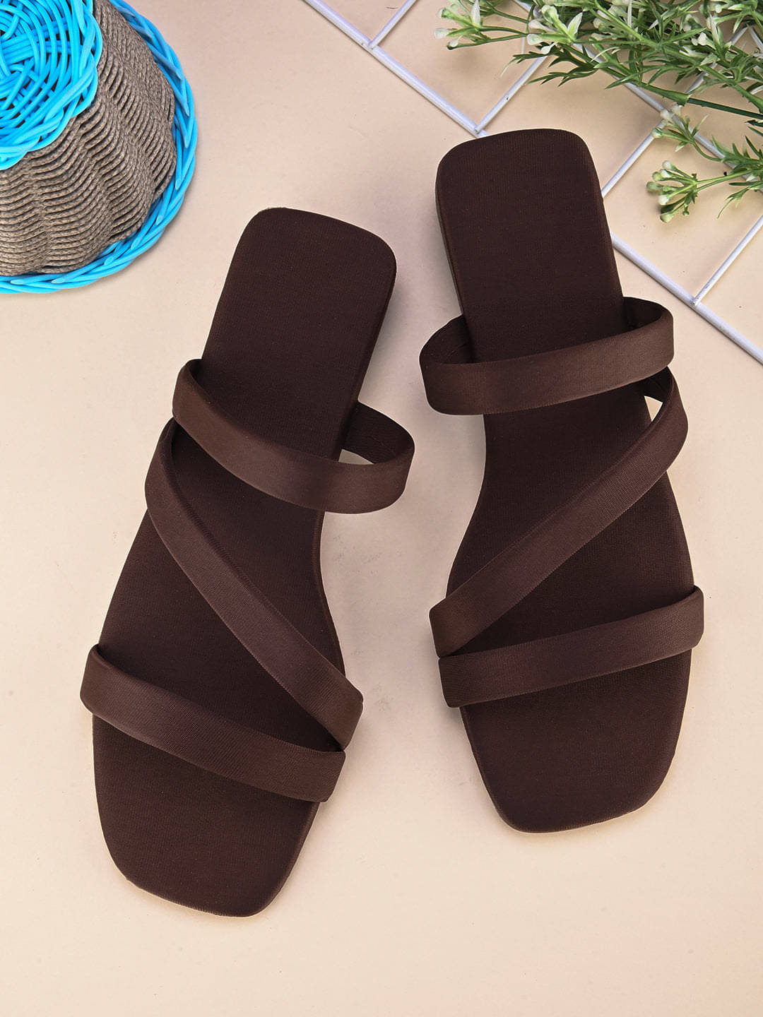     			XE Looks Brown Women's Flats