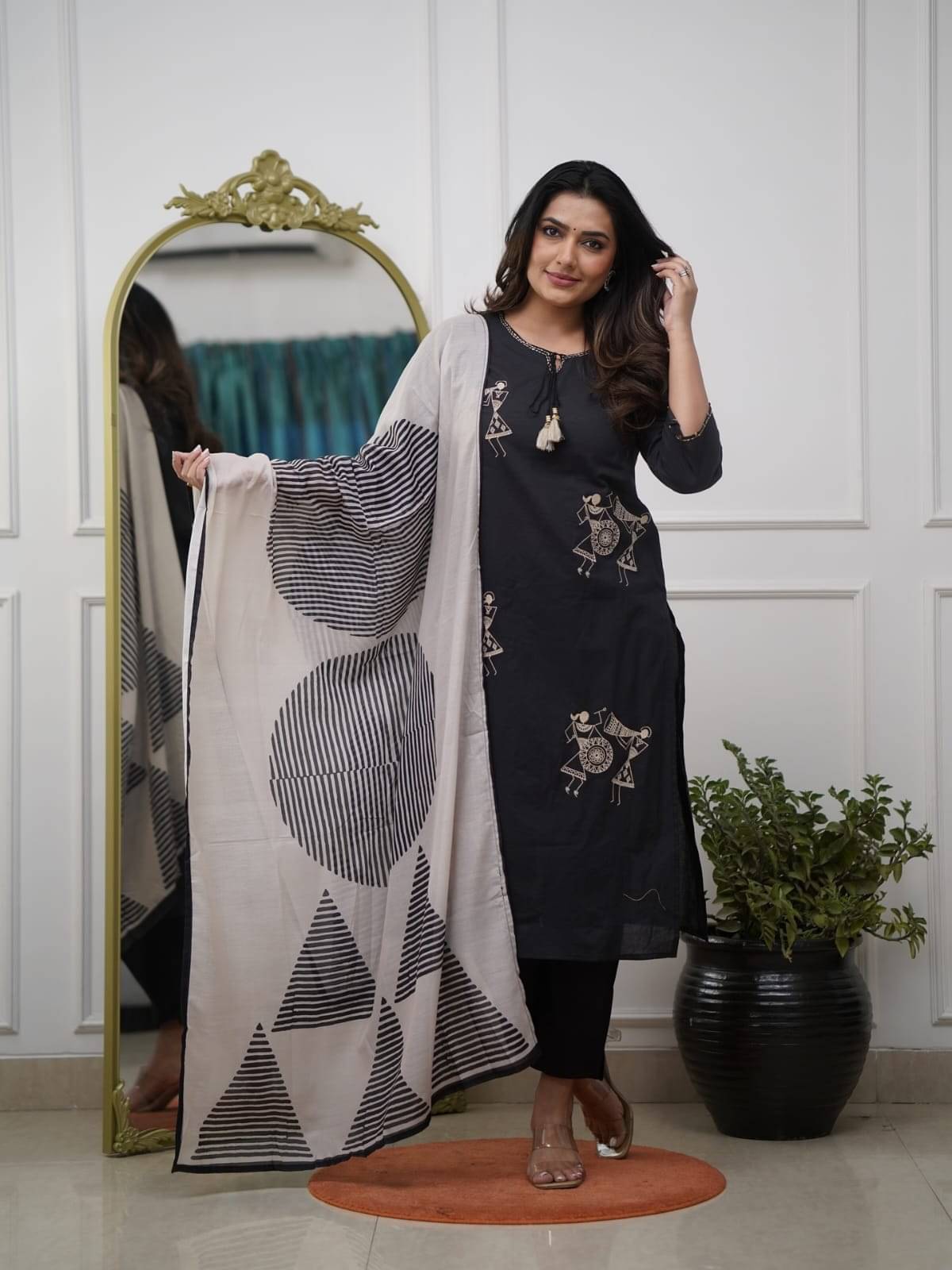 ARISEN Store Women Silk Embroidered Straight Kurti With Salwar ( Black ) ARISEN Store Women Silk Embroidered Straight Kurti With Salwar ( Black )