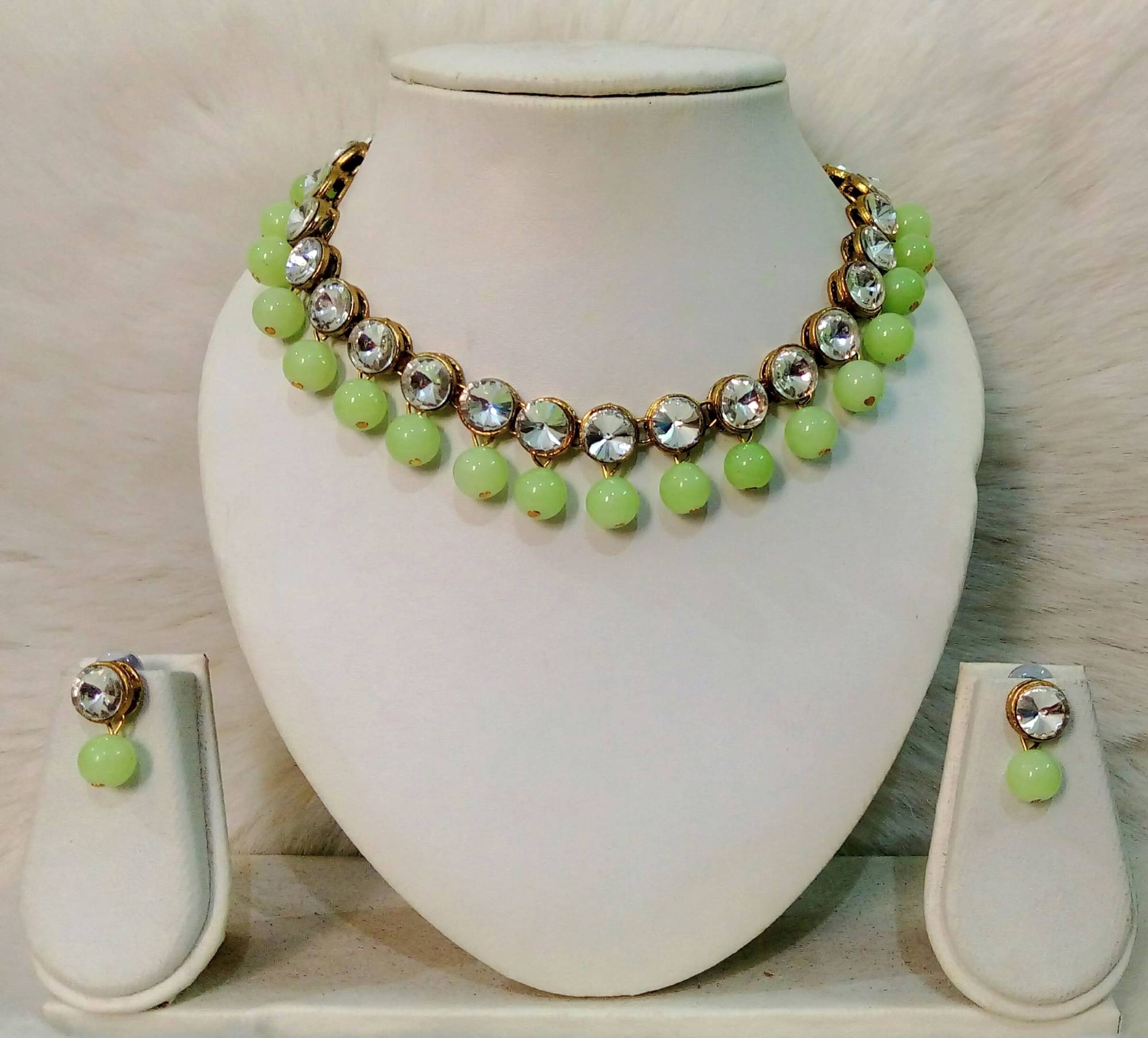     			JN HANDICEAFT Lime Green Alloy Necklace Set ( Pack of 1 )