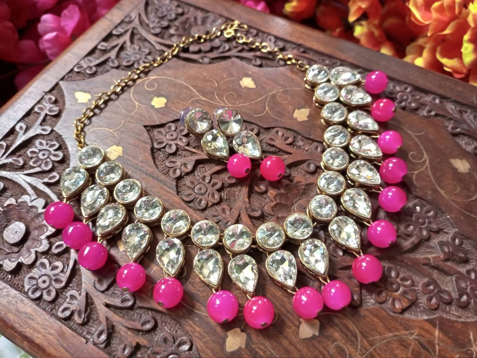     			JN HANDICEAFT Magenta Alloy Necklace Set ( Pack of 1 )