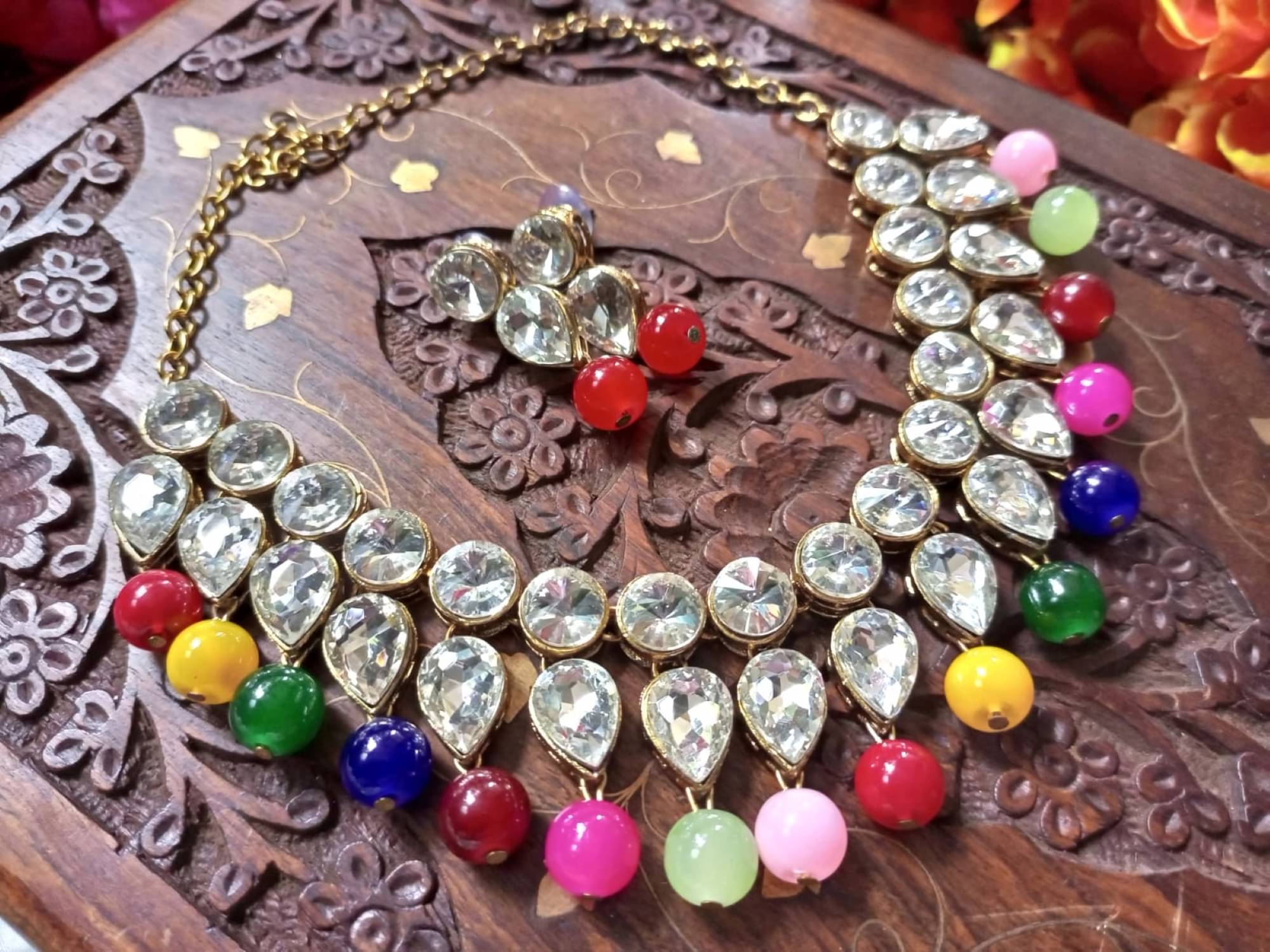     			JN HANDICEAFT Multi Color Alloy Necklace Set ( Pack of 1 )