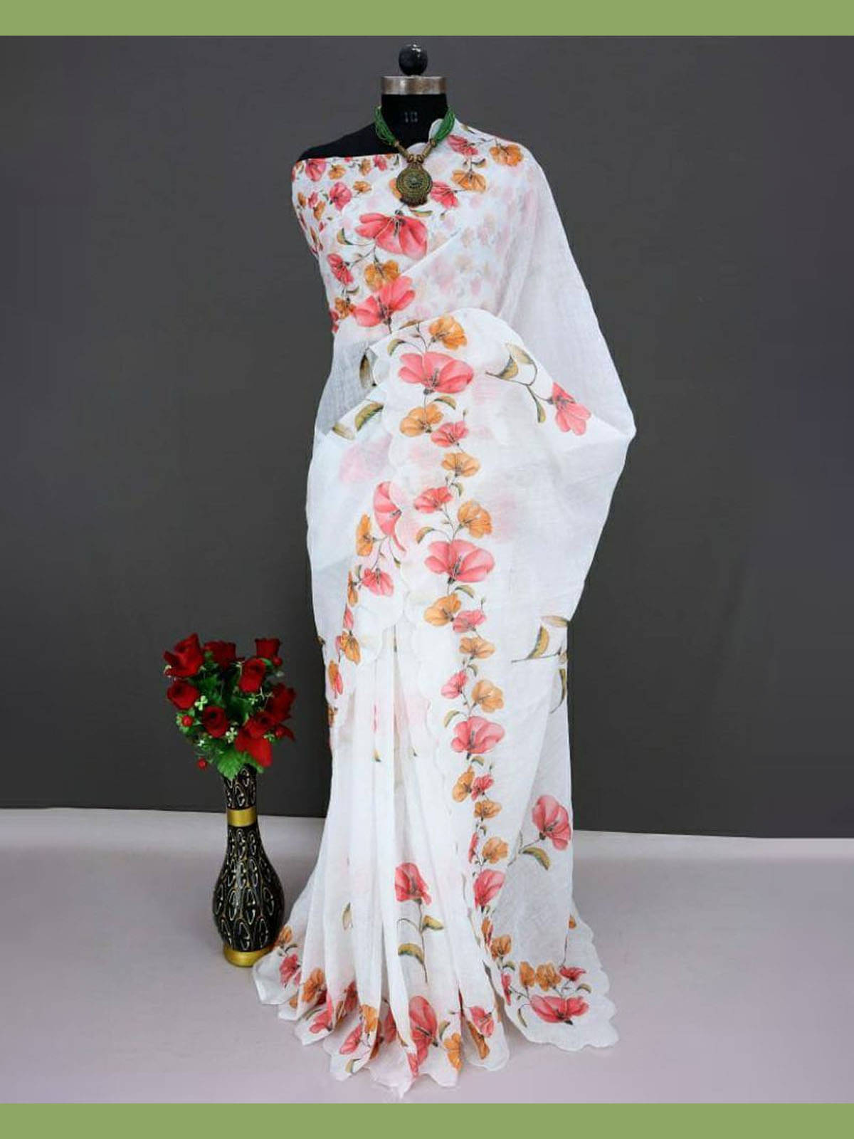 Mangalam Paithani Cotton Blend Printed Regular Saree With Unstitched Blouse Piece ( White ) Mangalam Paithani Cotton Blend Printed Regular Saree With Unstitched Blouse Piece ( White )