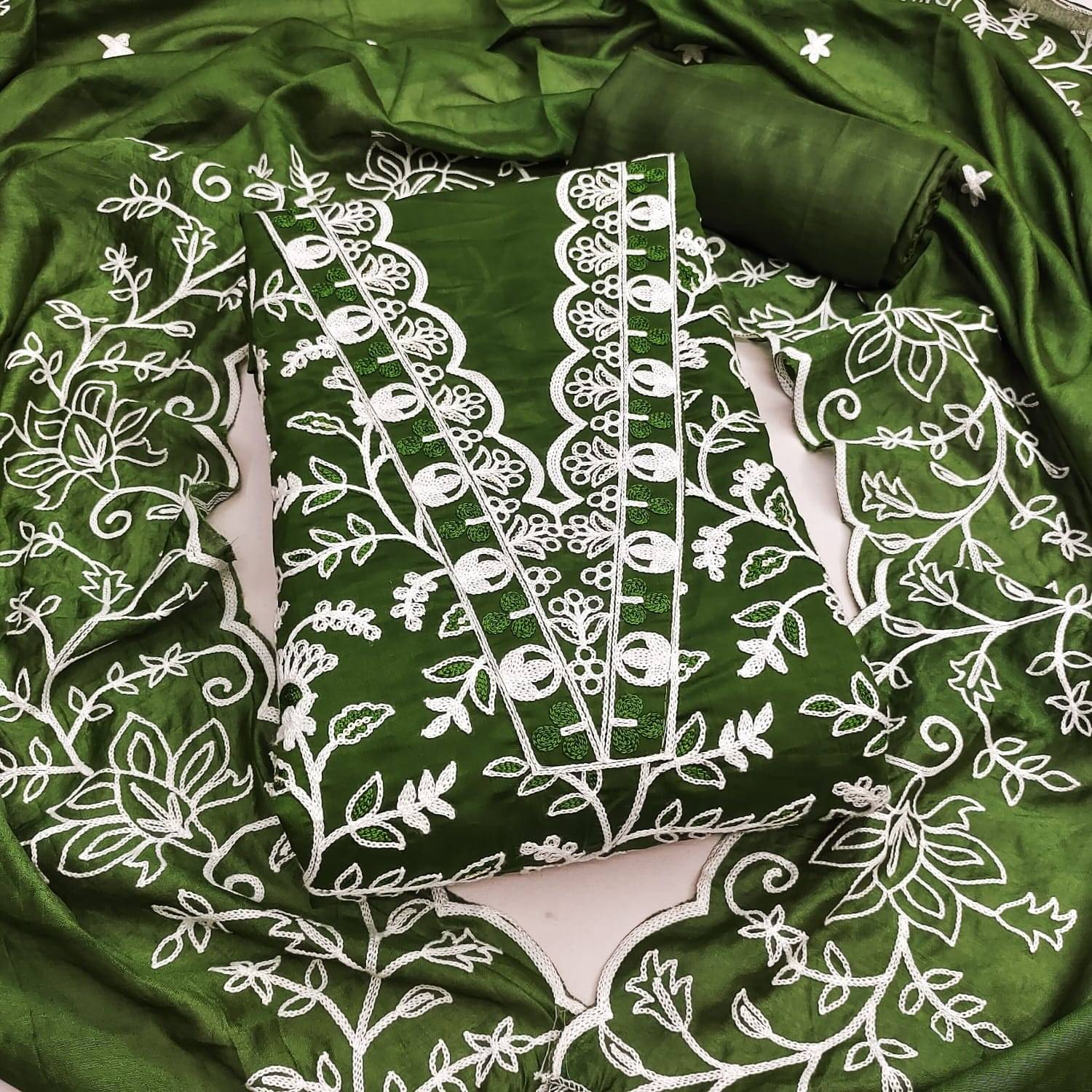 Panbai sarees Women Chanderi Unstitched Dress Material ( Green ) Panbai sarees Women Chanderi Unstitched Dress Material ( Green )
