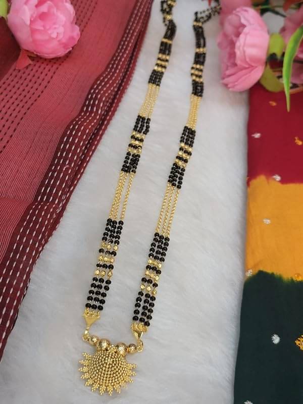 SAJSHRUNGAR JEWELLERY Golden Mangalsutra Set ( Pack of 1 ) SAJSHRUNGAR JEWELLERY Golden Mangalsutra Set ( Pack of 1 )
