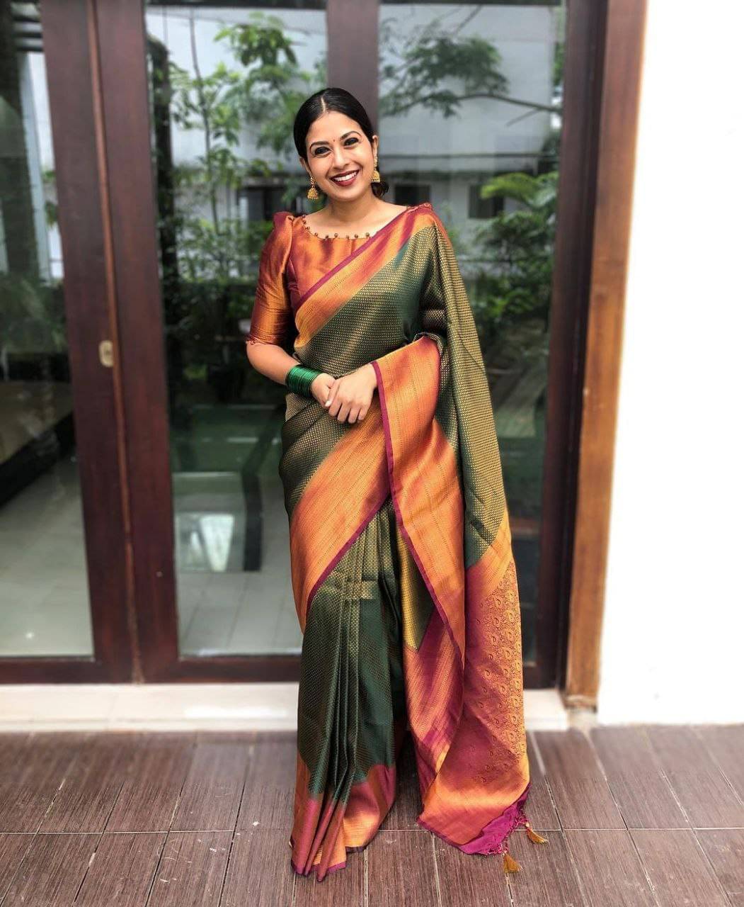 INDIAN SILKS Silk Blend Printed Banarasi saree With Unstitched Blouse Piece ( Green ) INDIAN SILKS Silk Blend Printed Banarasi saree With Unstitched Blouse Piece ( Green )