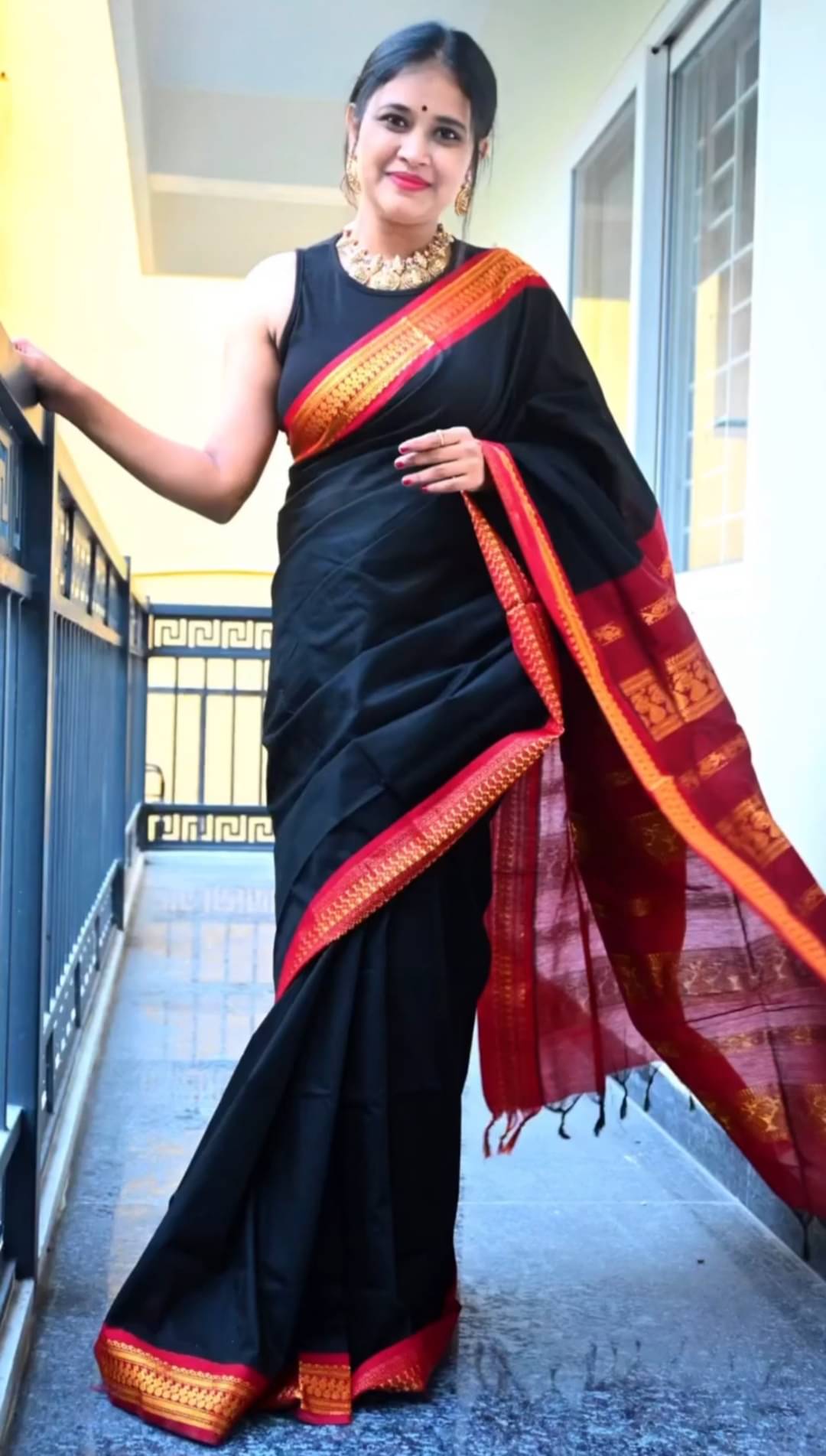 INDIAN SILKS Silk Blend Printed Banarasi saree With Unstitched Blouse Piece ( Black ) INDIAN SILKS Silk Blend Printed Banarasi saree With Unstitched Blouse Piece ( Black )