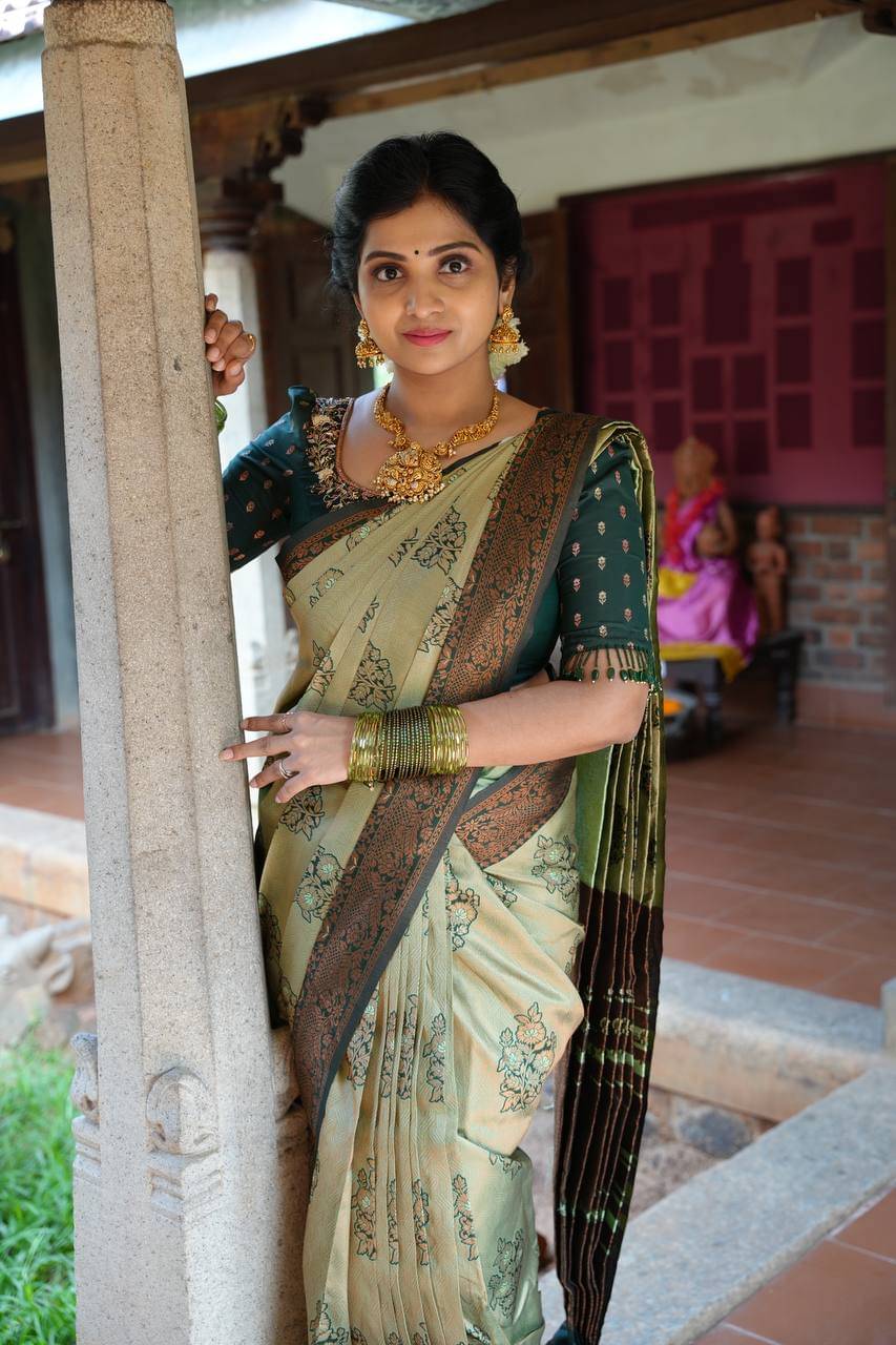 INDIAN SILKS Silk Blend Printed Banarasi saree With Unstitched Blouse Piece ( Green )     			INDIAN SILKS Silk Blend Printed Banarasi saree With Unstitched Blouse Piece ( Green )