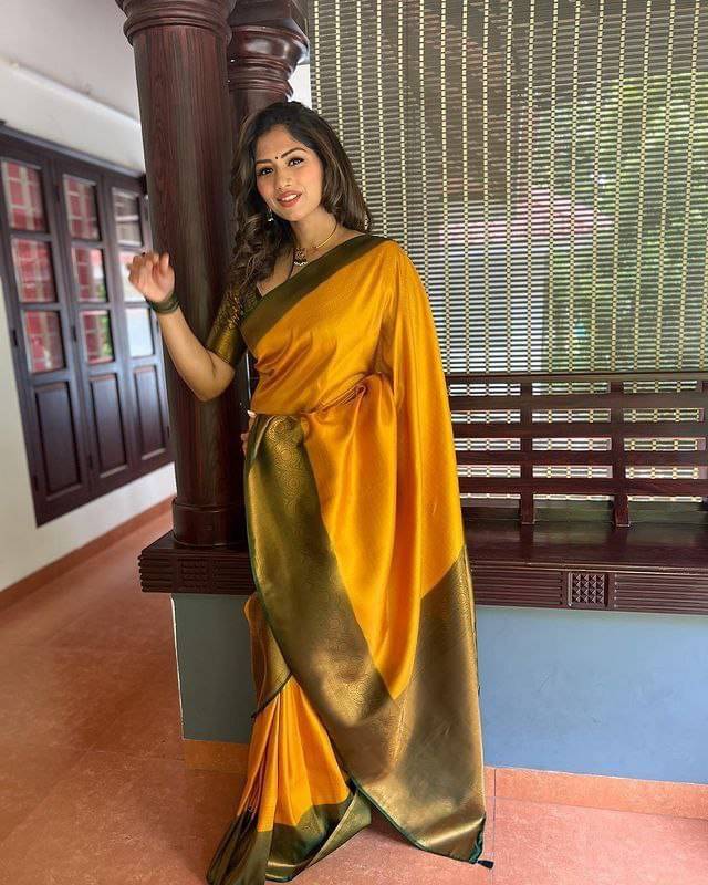INDIAN SILKS Silk Blend Printed Banarasi saree With Unstitched Blouse Piece ( Mustard ) INDIAN SILKS Silk Blend Printed Banarasi saree With Unstitched Blouse Piece ( Mustard )