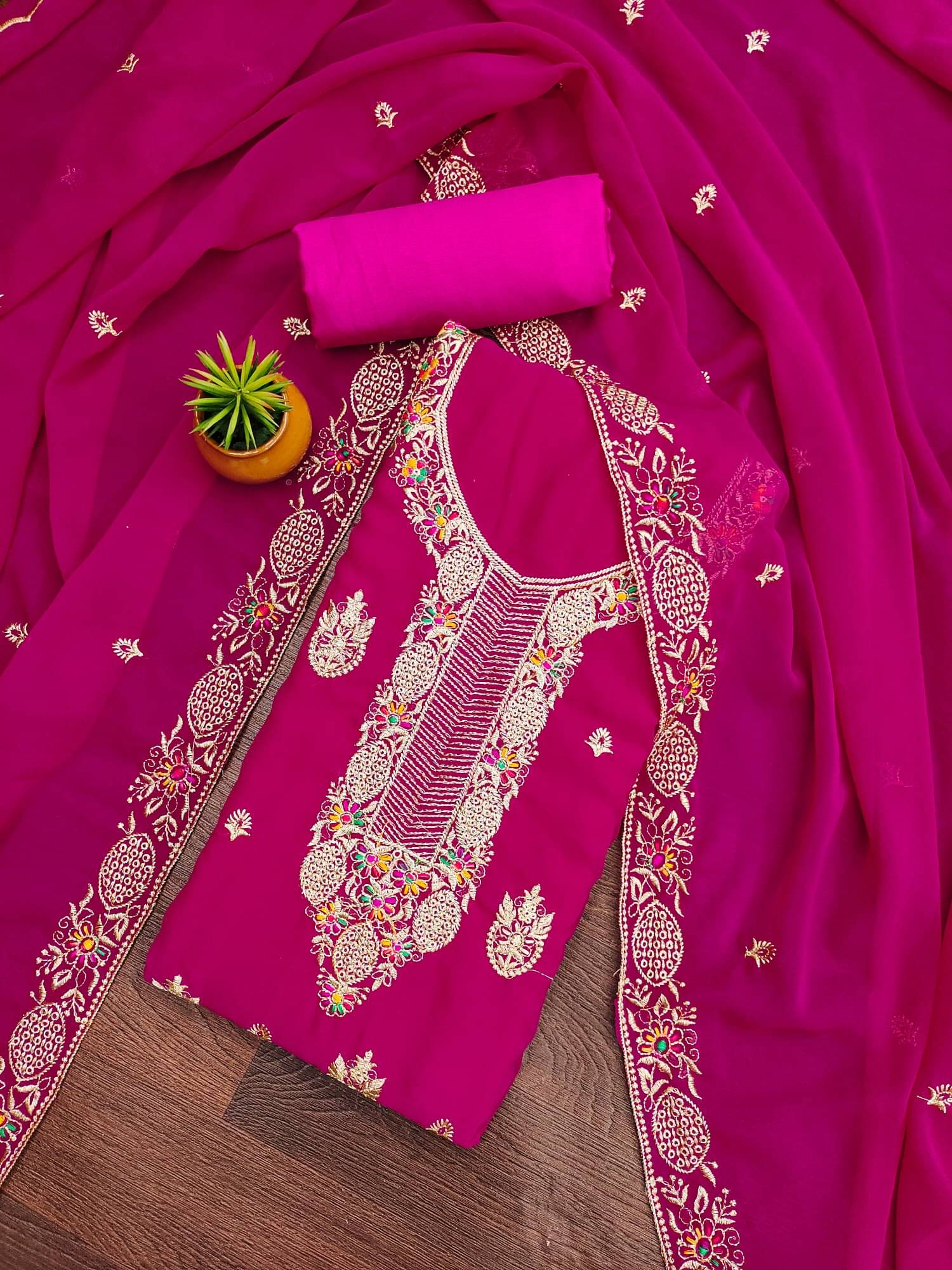     			Panbai sarees Women Georgette Unstitched Dress Material ( Pink )