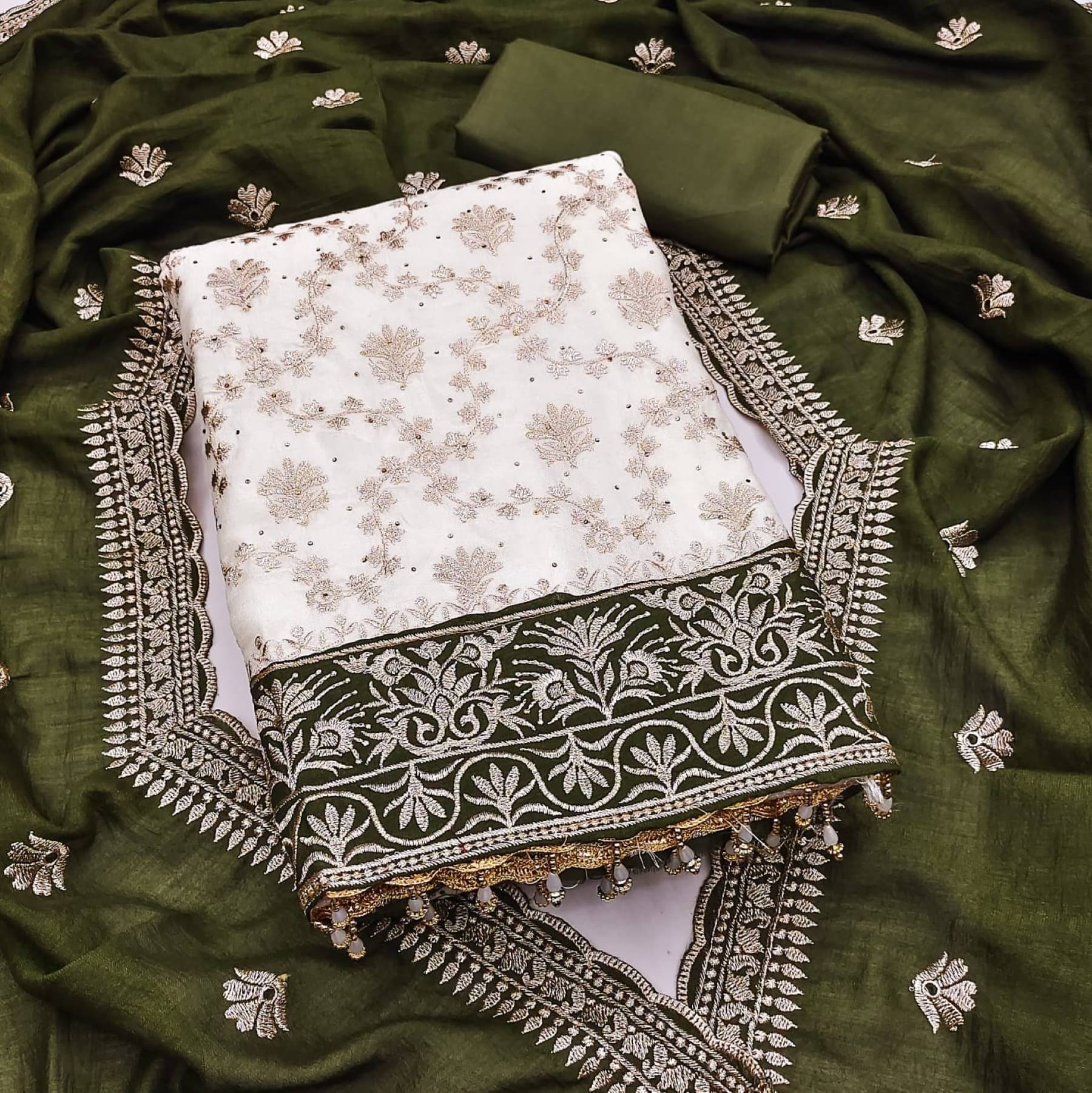     			Panbai sarees Women Silk Unstitched Dress Material ( Green )