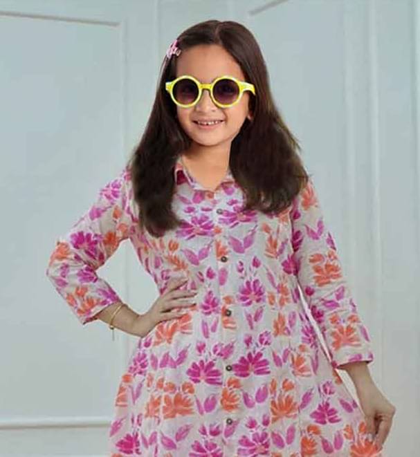 Various Vault Girls Cotton Blend Kurti with Pants ( Pack of 1 , Aqua ) Various Vault Girls Cotton Blend Kurti with Pants ( Pack of 1 , Aqua )