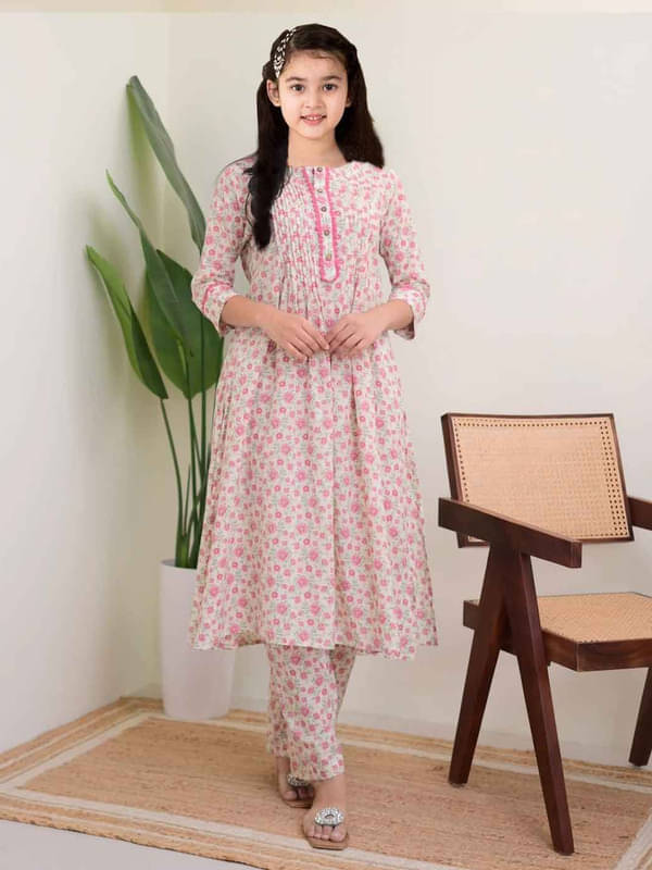 Various Vault Girls Cotton Blend Kurti with Pants ( Pack of 1 , Pistachio ) Various Vault Girls Cotton Blend Kurti with Pants ( Pack of 1 , Pistachio )
