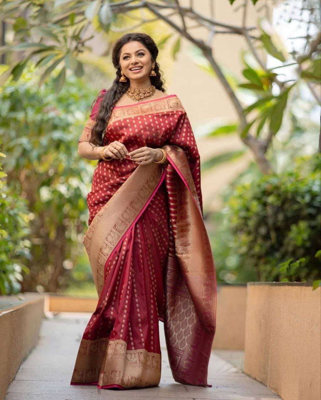     			INDIAN SILKS Silk Printed Banarasi saree With Unstitched Blouse Piece ( Maroon )