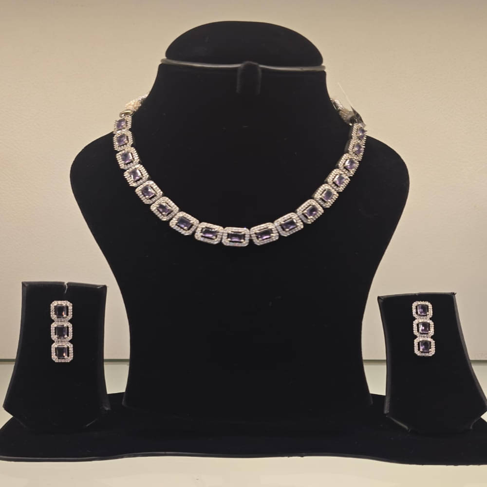     			Raj Shri Group Cream Alloy Necklace Set ( Pack of 1 )
