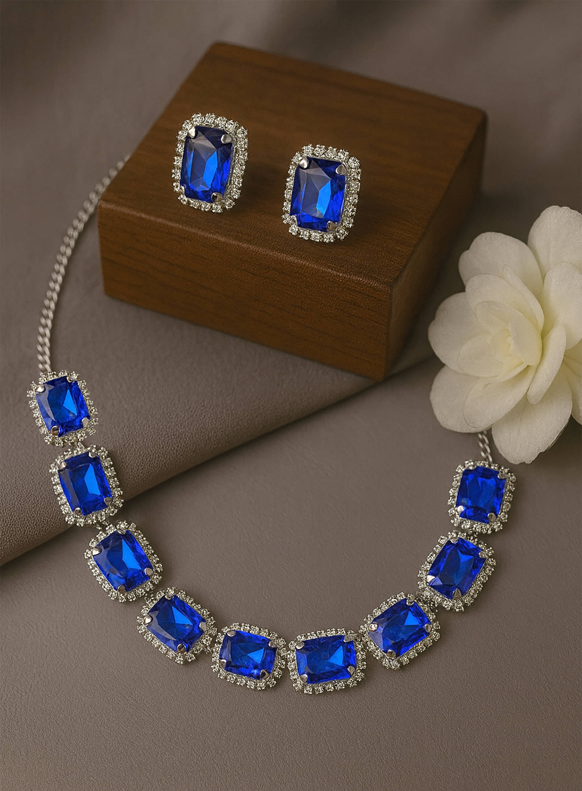     			SHANKHRAJ MA LL Blue Metal Necklace Set ( Pack of 1 )