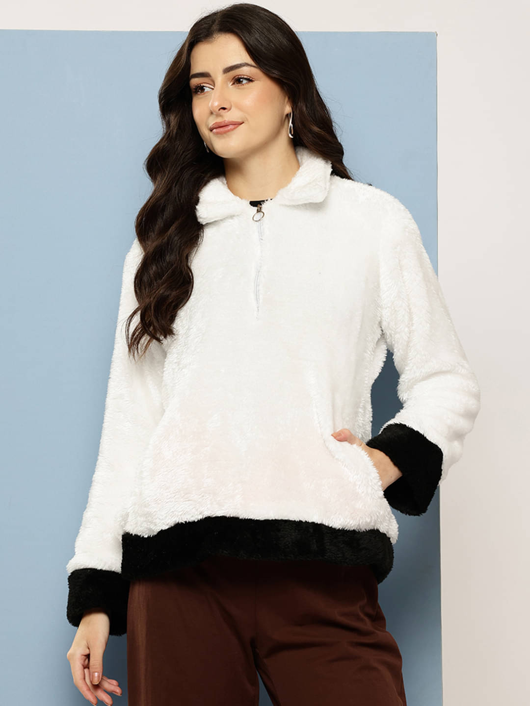 Aarika Faux Fur Women's Zippered Sweatshirt ( White ) Aarika Faux Fur Women's Zippered Sweatshirt ( White )