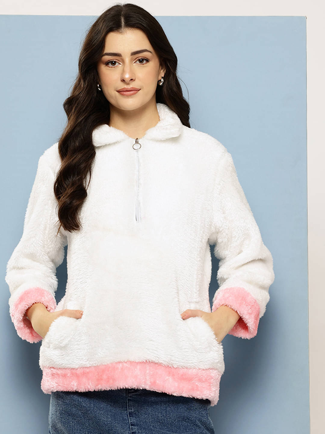     			Aarika Faux Fur Women's Zippered Sweatshirt ( White )