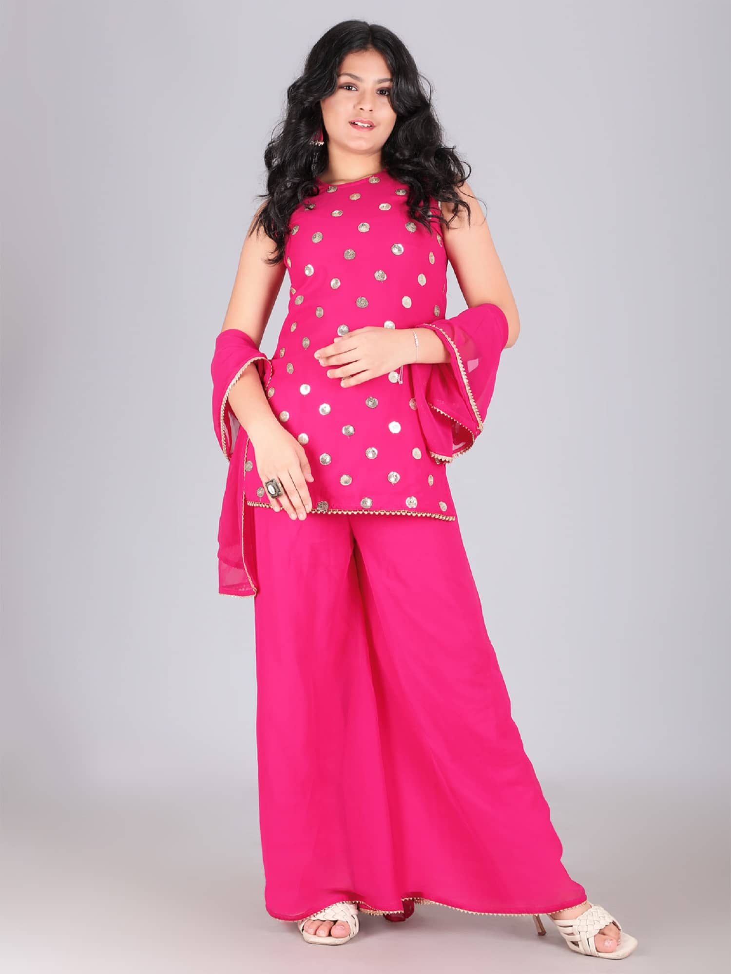 Aarya Designer Girls Georgette Kurti with Sharara ( Pack of 1 , Black )