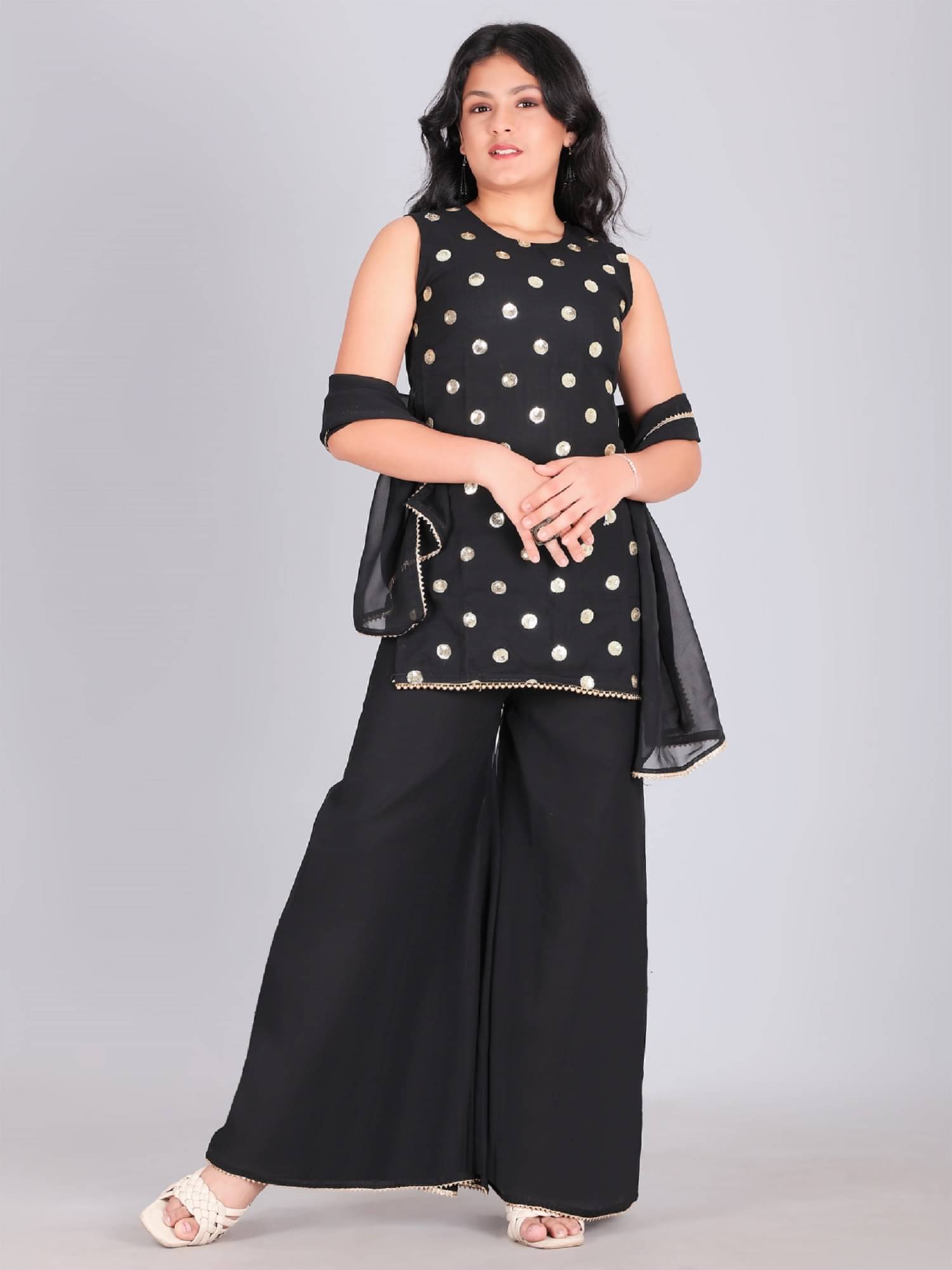     			Aarya Designer Girls Georgette Kurti with Sharara ( Pack of 1 , Black )