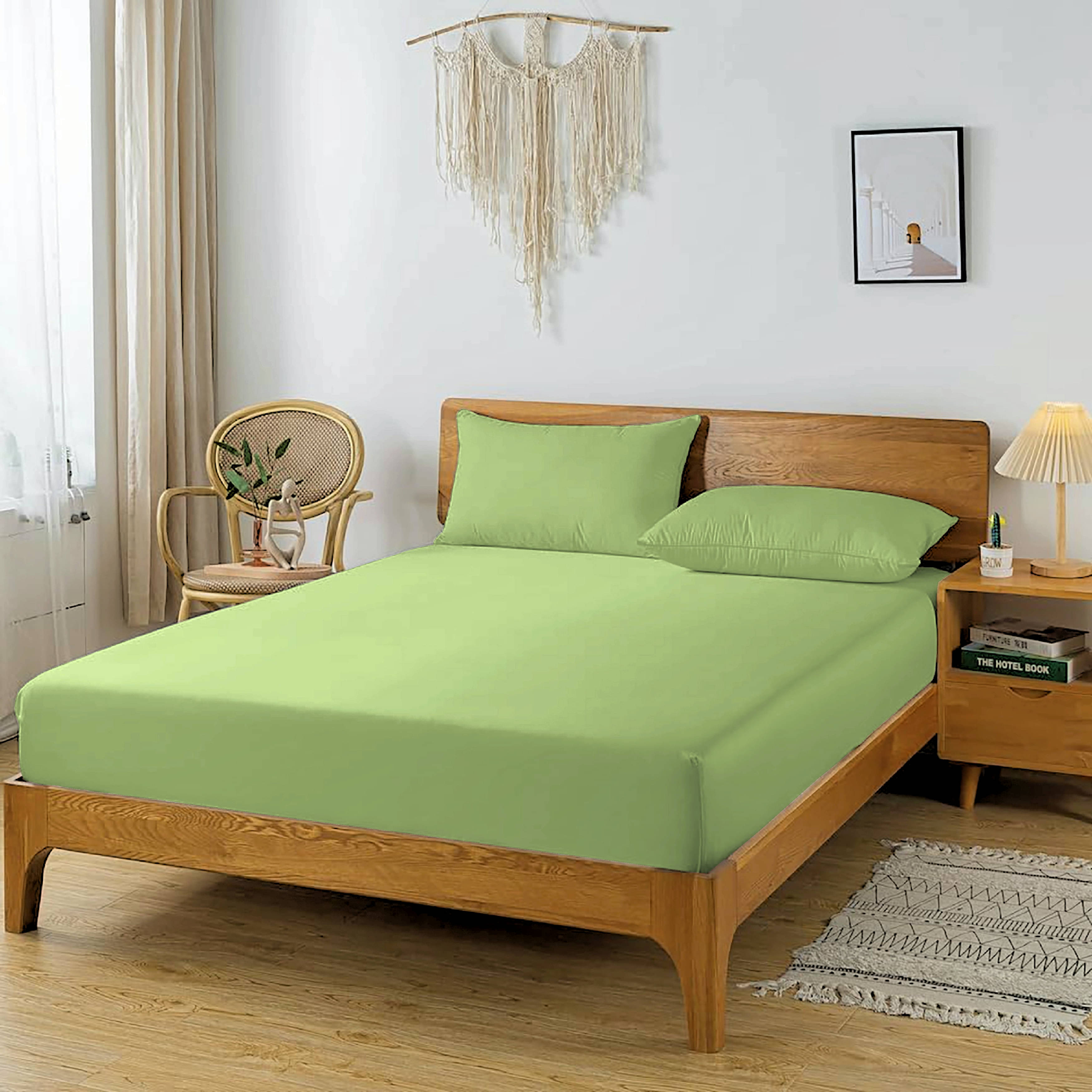 Apala Microfiber 1 Double King Bedsheet with 2 Pillow Covers ( Green ) Apala Microfiber 1 Double King Bedsheet with 2 Pillow Covers ( Green )