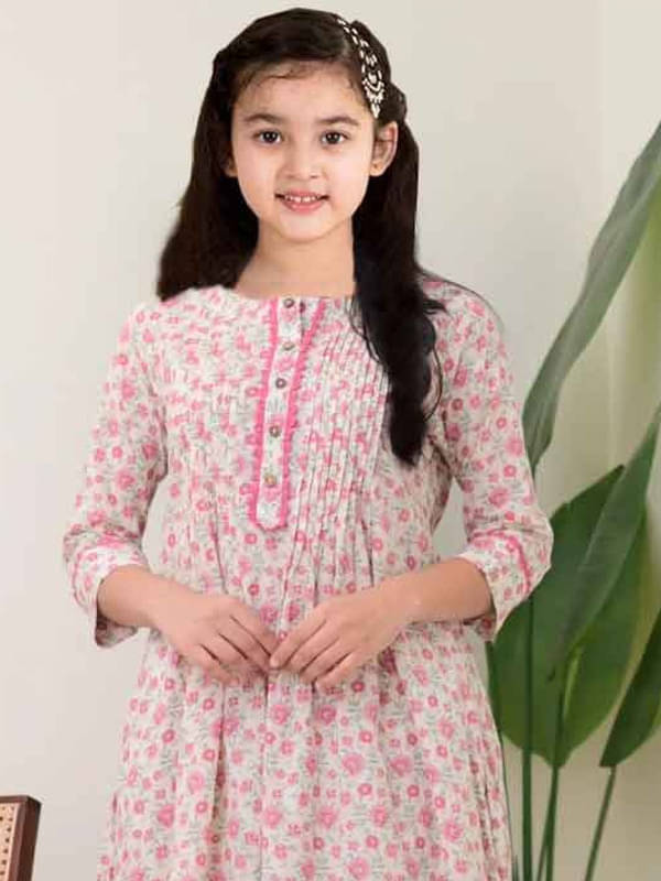    			Bholukart Girls Cotton Blend Kurti with Pants ( Pack of 1 , Pistachio )