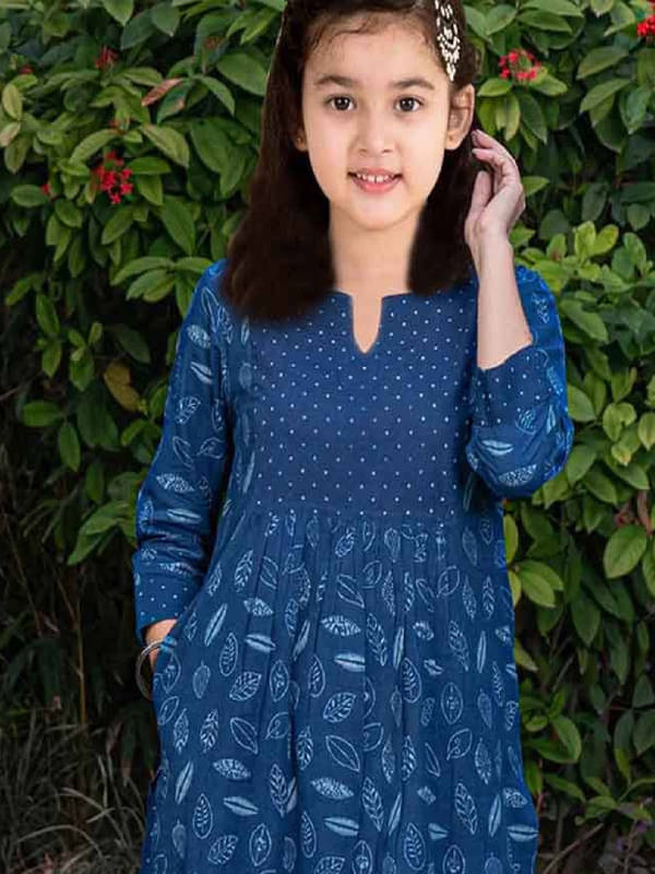     			Bholukart Girls Cotton Blend Kurti with Pants ( Pack of 1 , Blue )