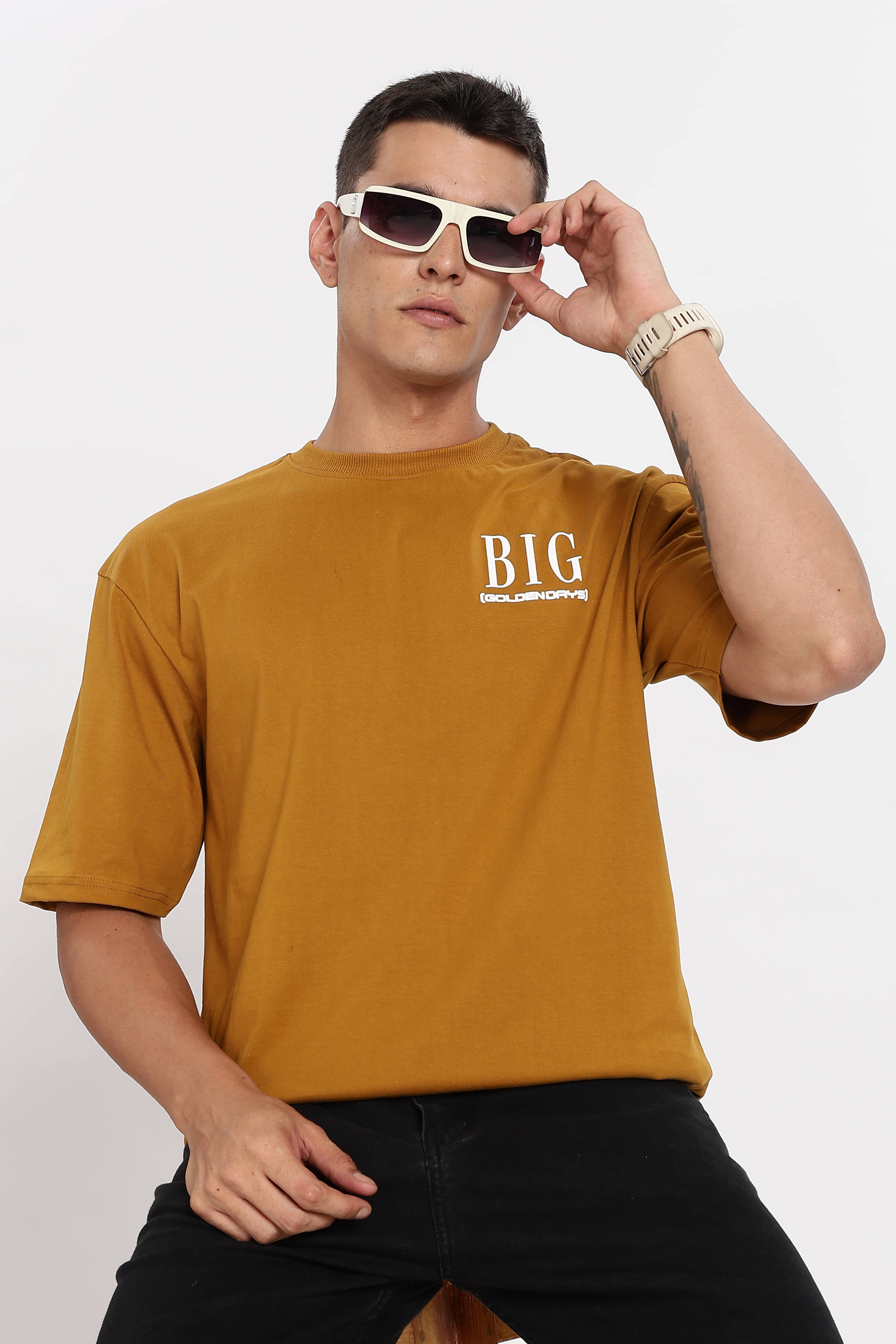     			COLOR HUNT Men 100% Cotton Regular Fit Printed T-Shirt ( Brown )