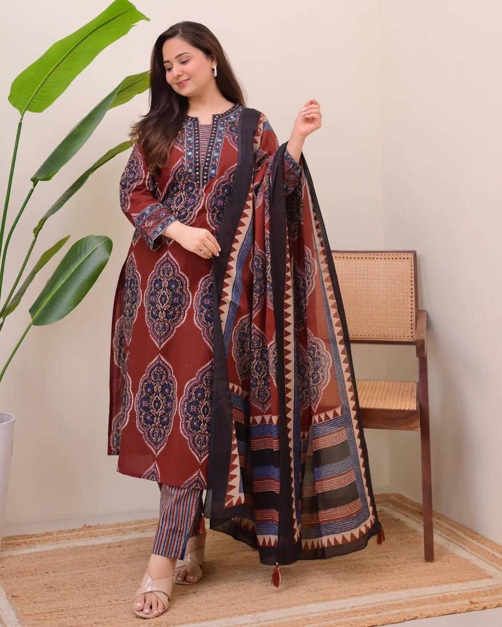 INDIAN SILKS Women Cotton Printed Straight Kurti With Pants ( Red )