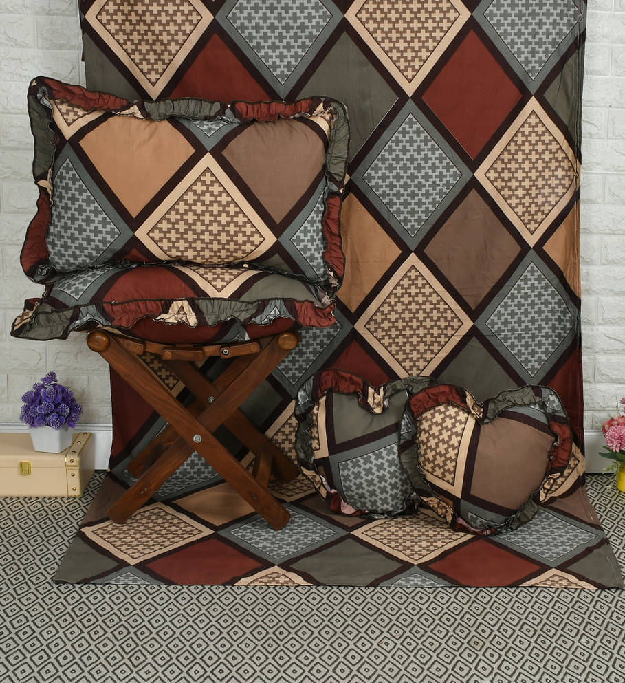 Luxmi Cotton Fabrics Poly Cotton 1 Double Bedsheet with 2 Pillow Covers ( Brown ) Luxmi Cotton Fabrics Poly Cotton 1 Double Bedsheet with 2 Pillow Covers ( Brown )