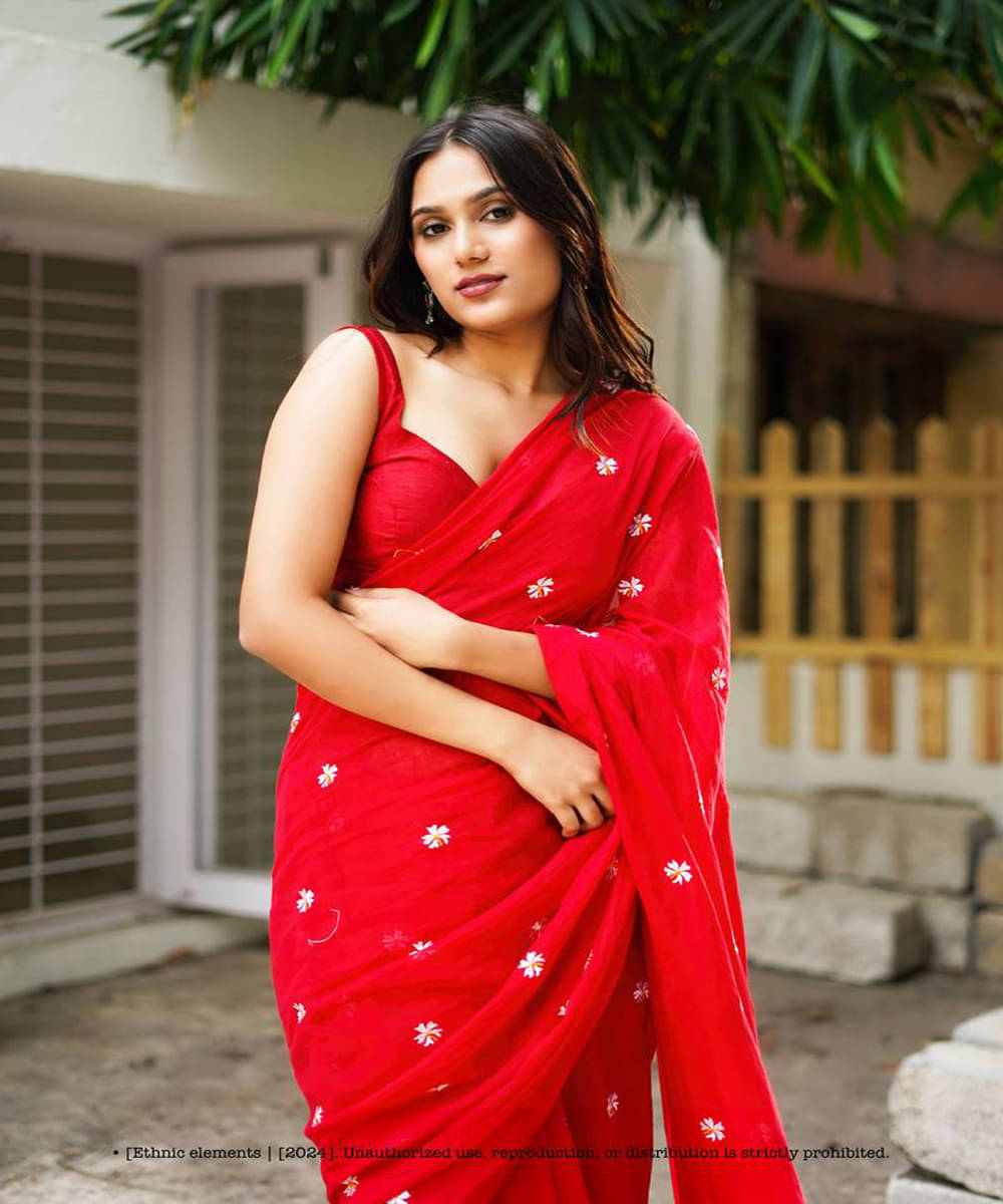     			PIYARI FASHION Cotton Blend Embroidered Regular Saree With Unstitched Blouse Piece ( Red )