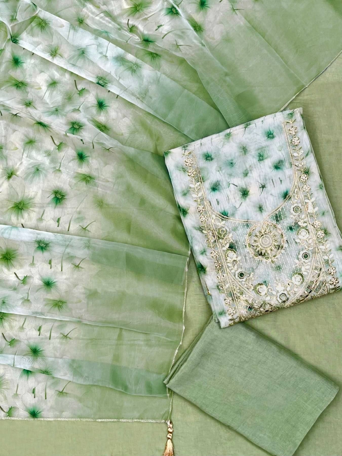 Panbai sarees Women Organza Unstitched Dress Material ( Green ) Panbai sarees Women Organza Unstitched Dress Material ( Green )