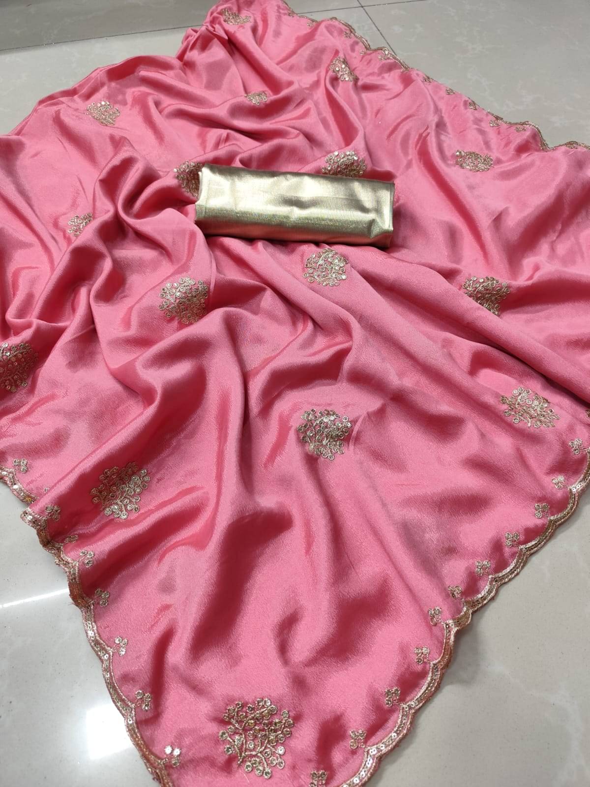 Sareez House Crepe Embroidered Regular Saree With Unstitched Blouse Piece ( Pink ) Sareez House Crepe Embroidered Regular Saree With Unstitched Blouse Piece ( Pink )