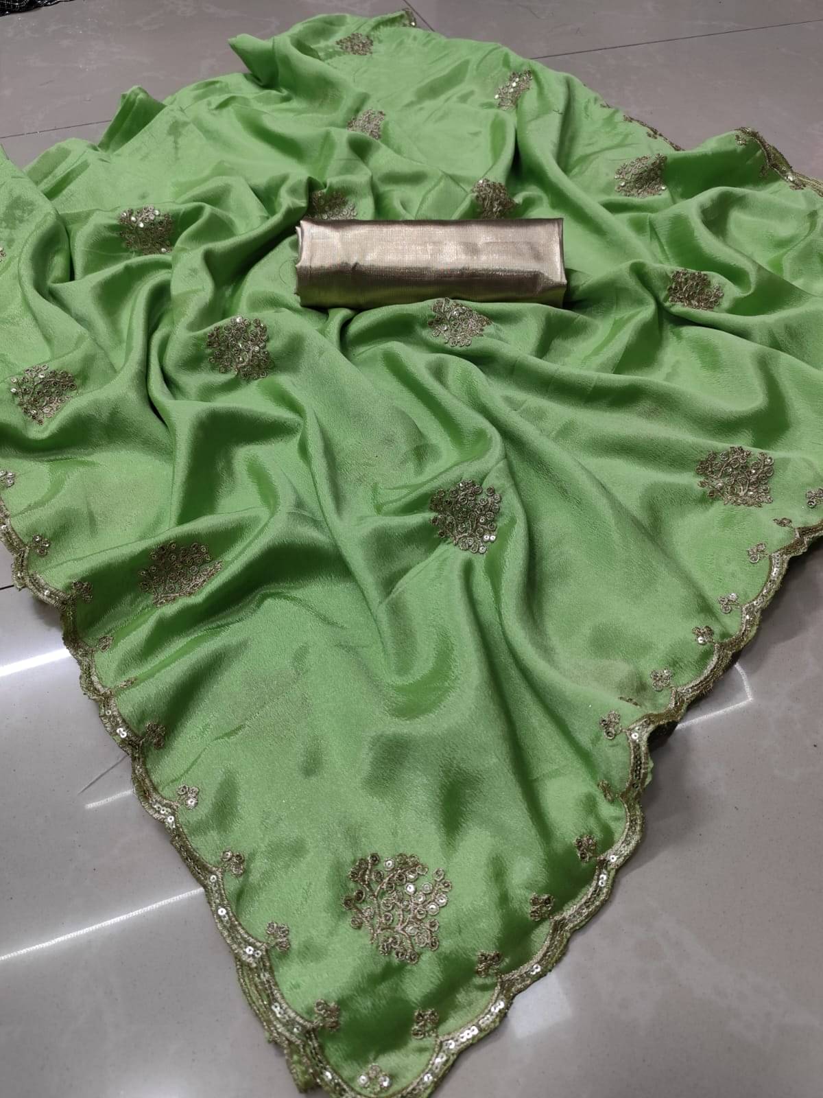 Sareez House Crepe Embroidered Regular Saree With Unstitched Blouse Piece ( Light Green ) Sareez House Crepe Embroidered Regular Saree With Unstitched Blouse Piece ( Light Green )