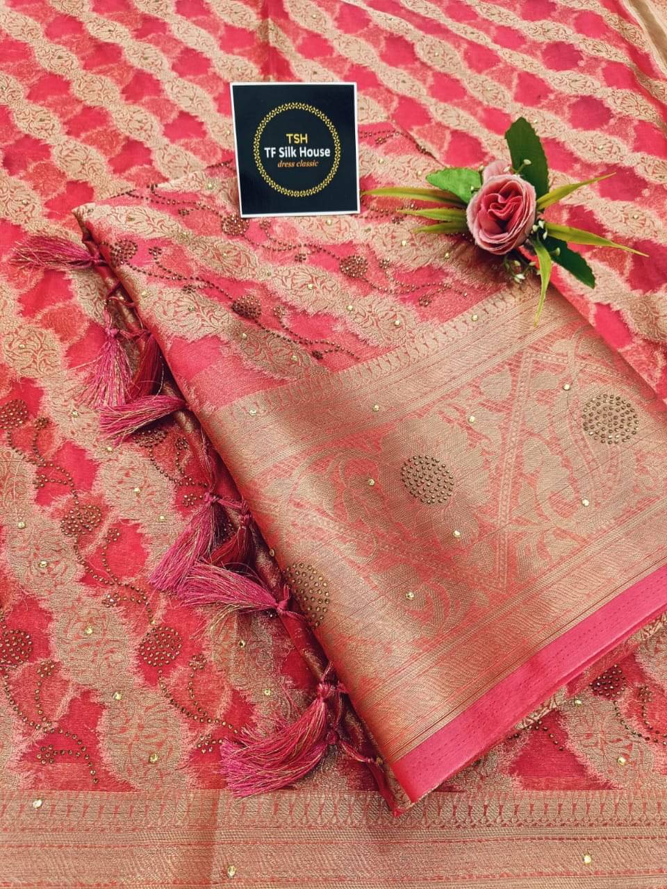     			TF SILK HOUSE Organza Dyed Banarasi saree With Unstitched Blouse Piece ( Peach )