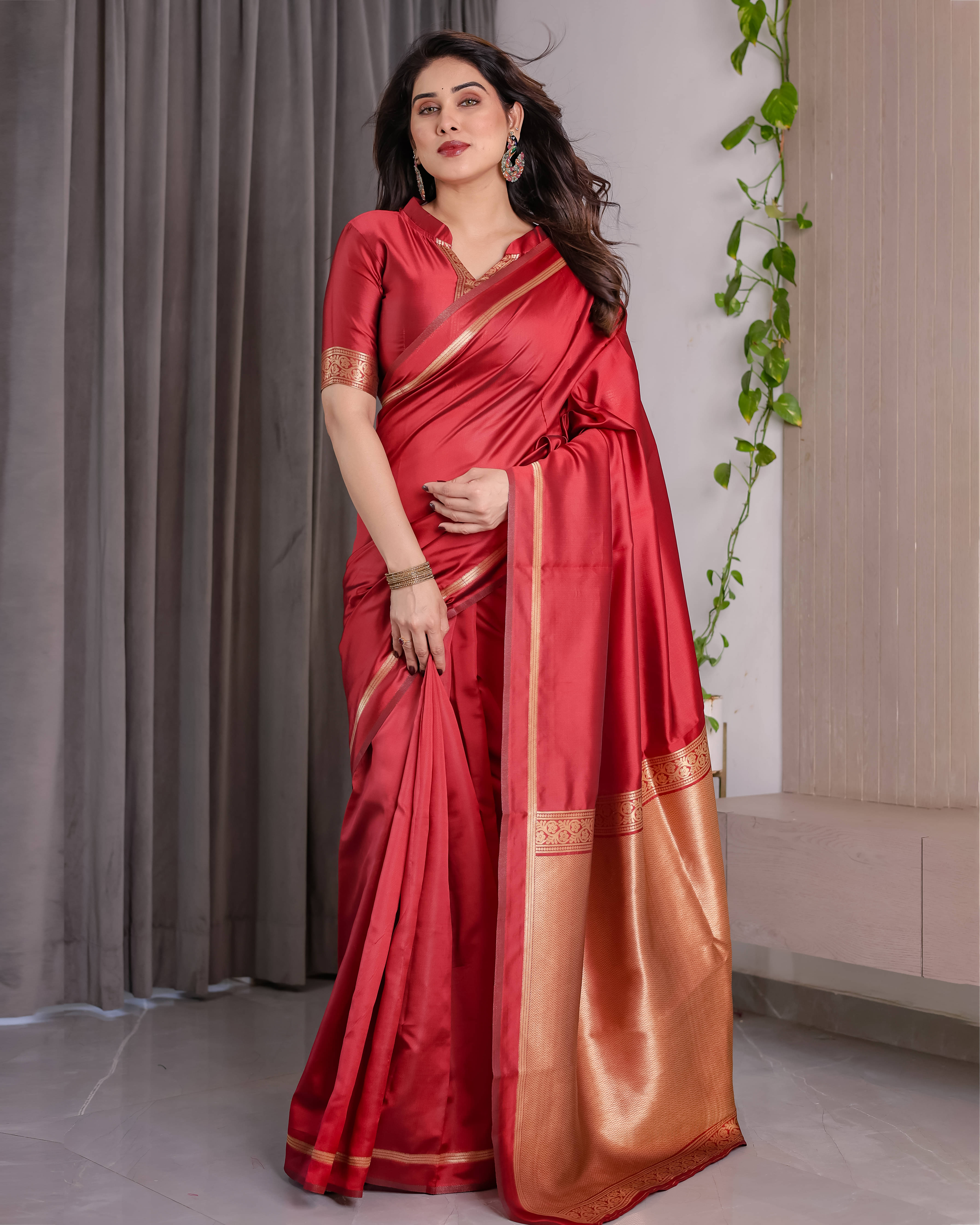     			THE PRIVATE LABLE Art Silk Printed Banarasi saree With Unstitched Blouse Piece ( Red )