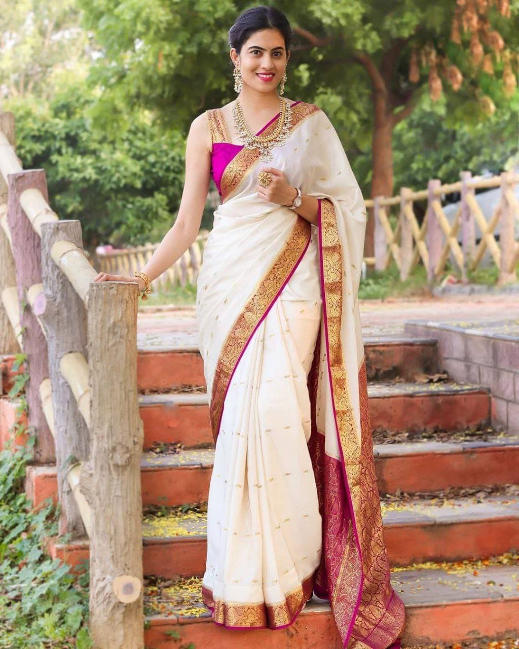 THE PRIVATE LABLE Silk Blend Printed Banarasi saree With Unstitched Blouse Piece ( White ) THE PRIVATE LABLE Silk Blend Printed Banarasi saree With Unstitched Blouse Piece ( White )