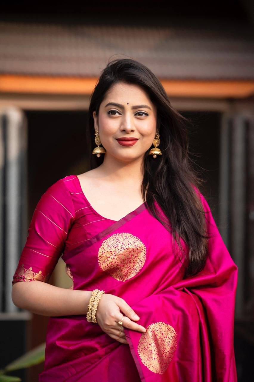 THE PRIVATE LABLE Silk Blend Printed Banarasi saree With Unstitched Blouse Piece ( Pink ) THE PRIVATE LABLE Silk Blend Printed Banarasi saree With Unstitched Blouse Piece ( Pink )