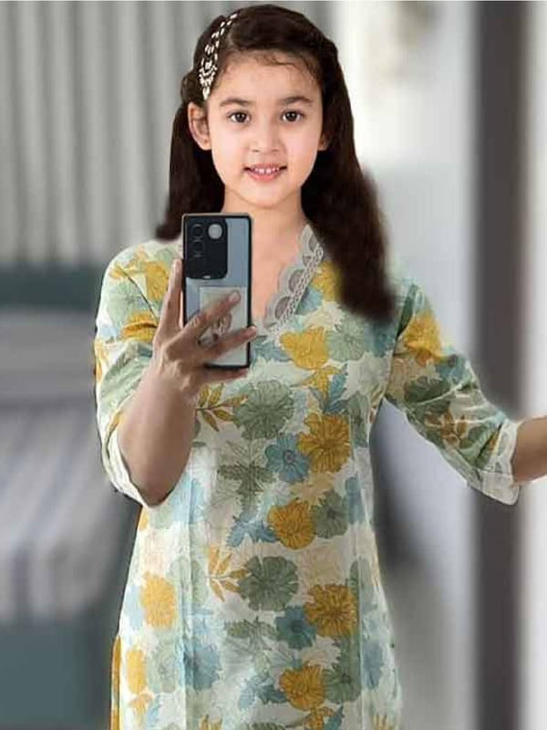     			Vetrokart Girls Cotton Blend Kurti with Pants ( Pack of 1 , Light Golden Rod )