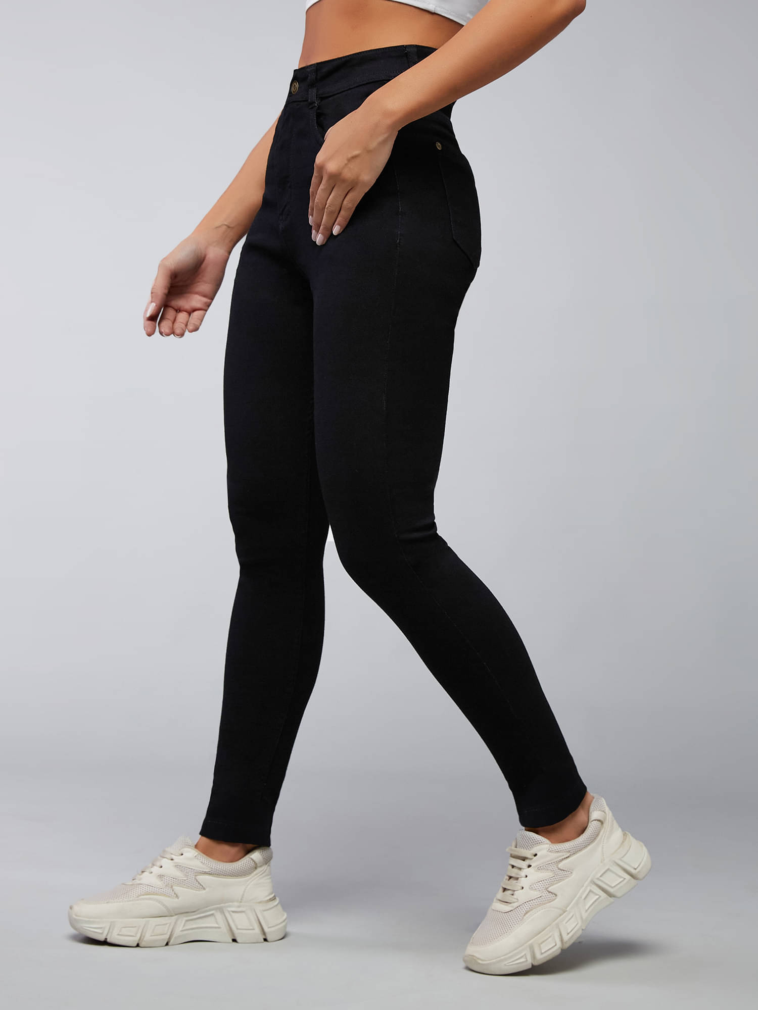     			Dolce Crudo Women's Slim Fit High-Rise Jeans ( Black )