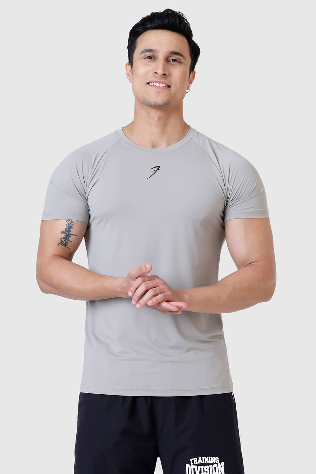     			Fuaark Light Grey Nylon Slim Fit Men's Sports T-Shirt ( Pack of 1 )