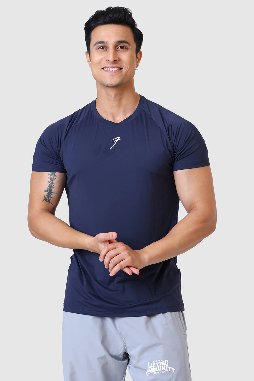     			Fuaark Navy Nylon Slim Fit Men's Sports T-Shirt ( Pack of 1 )